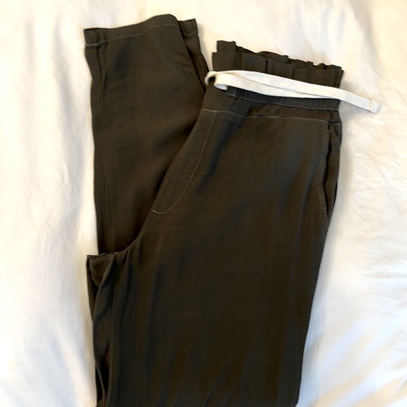 Monrow paperbag crepe pant XS - Picture 3 of 12